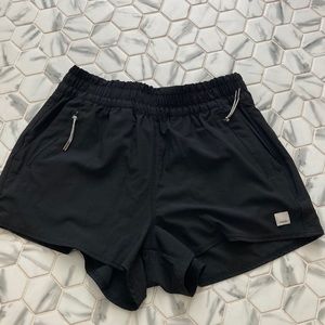 Vuori Dash shorts size small